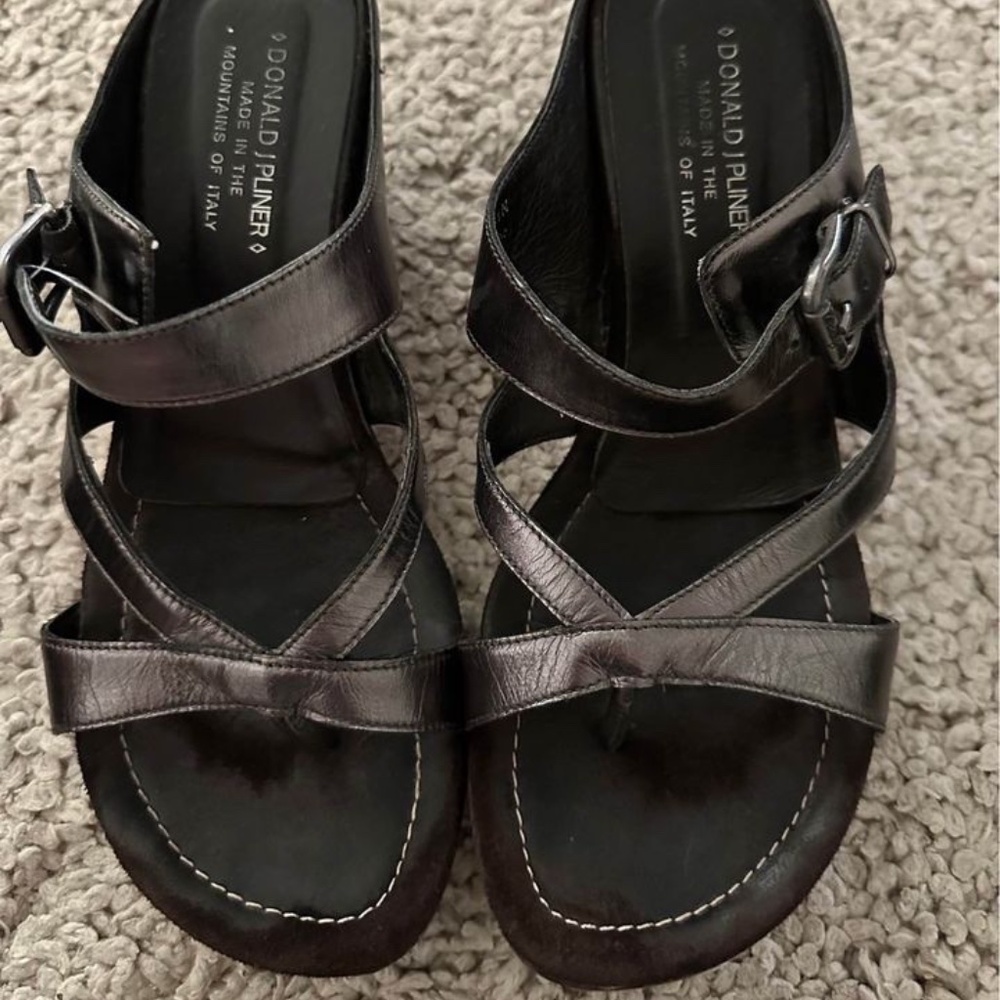Donald J Pliner Black Wedge Sandals
